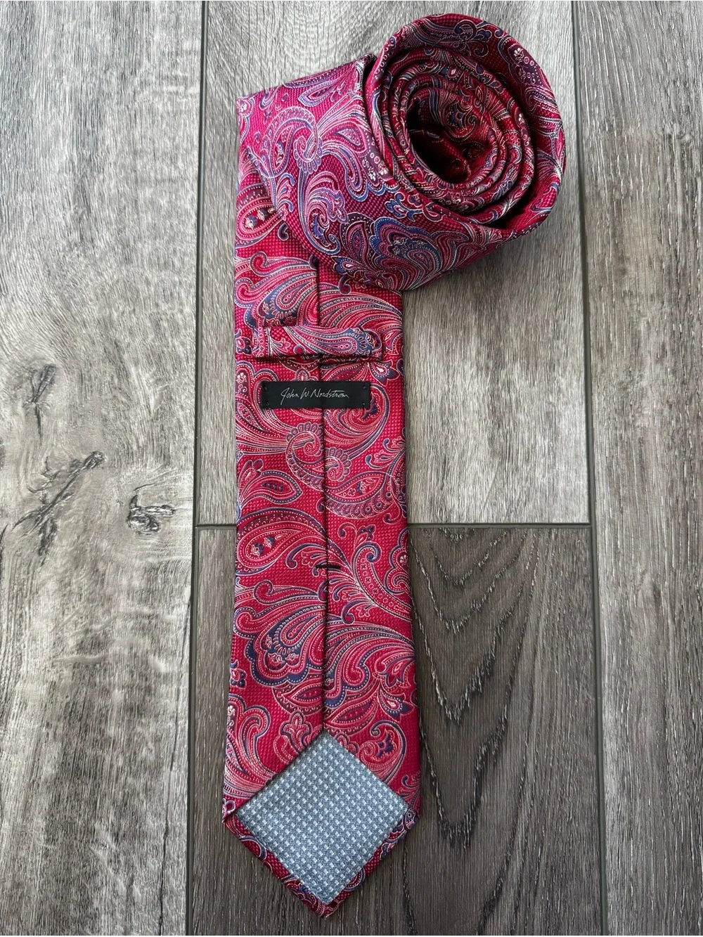 John W Nordstrom Men’s Textural Paisley Neck Tie Fuchsia 100% Silk Made In USA